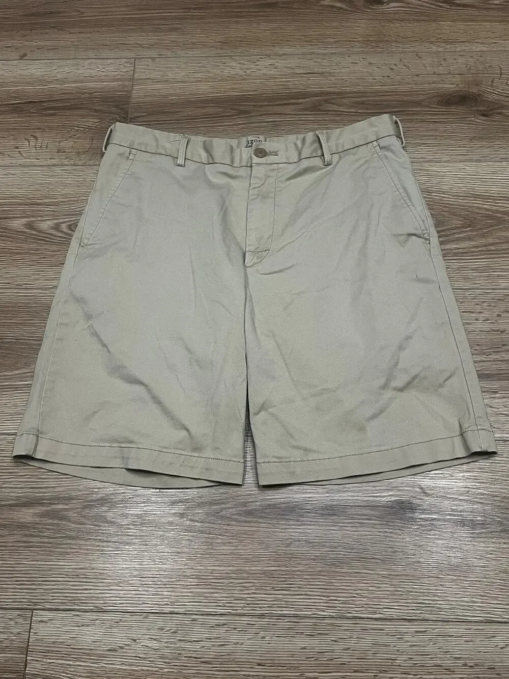 Izod Mens Shorts Size 32 Khaki Stretch HAS STAIN (A86)